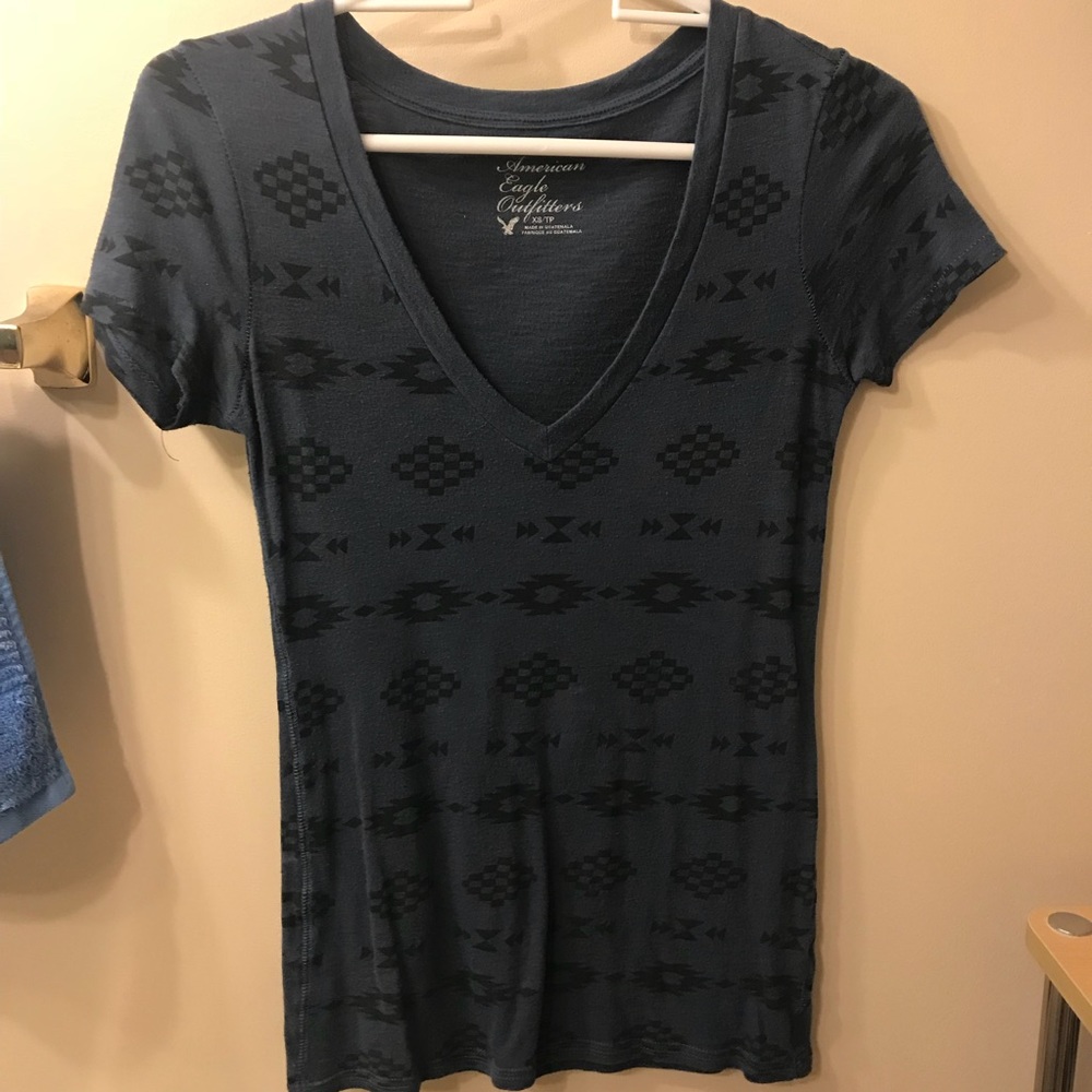 American Eagle V-Neck tee!